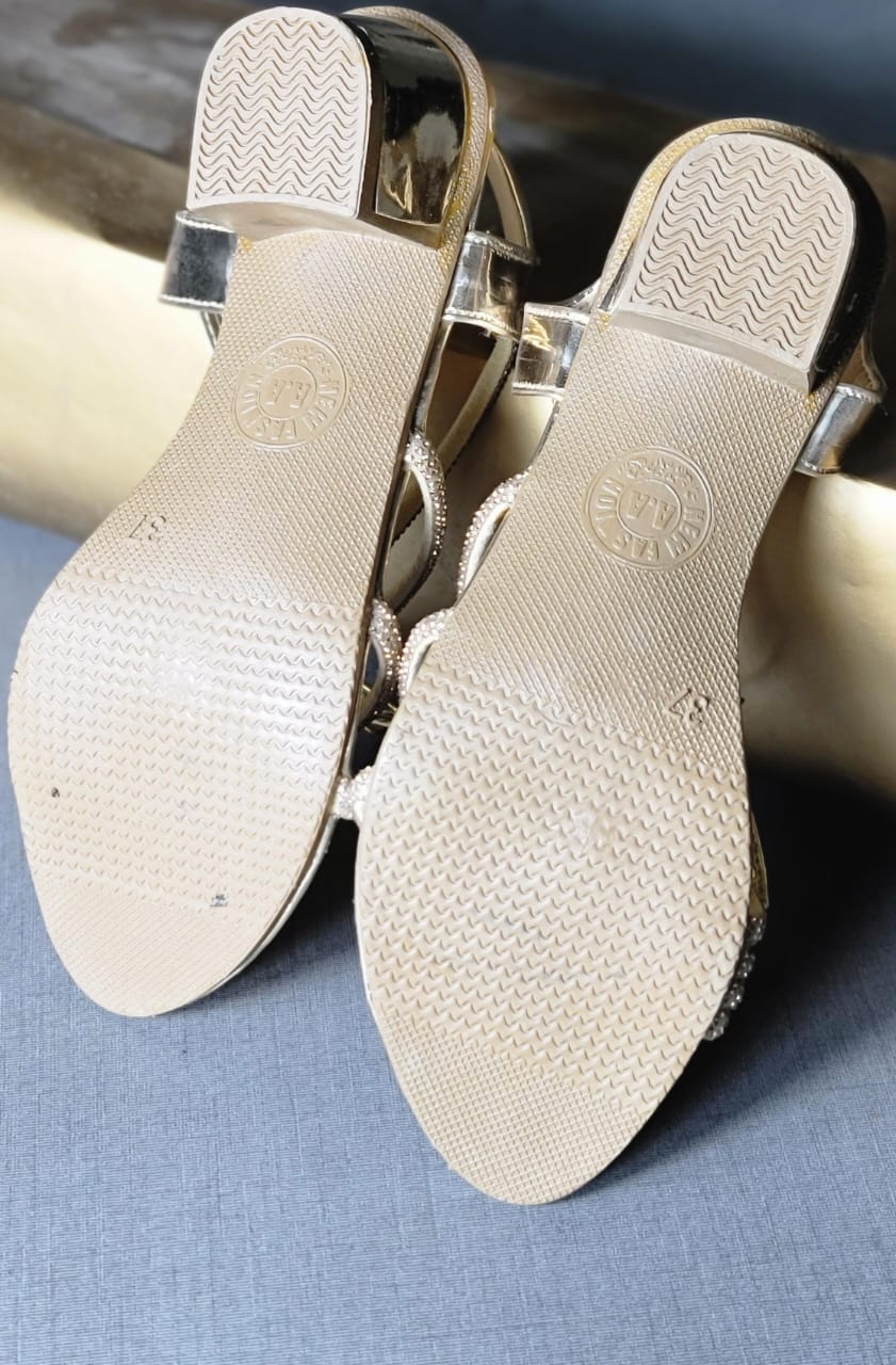 Premium golden heel sandal. Mavi Pakistan