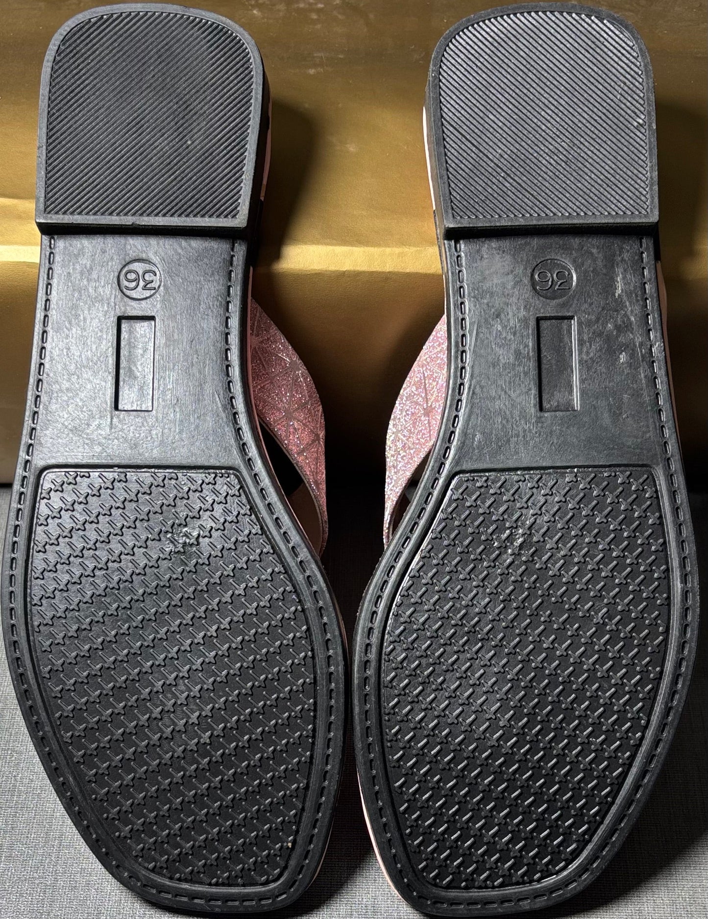 Round Eye Pink Diamond Slipper - MAVI